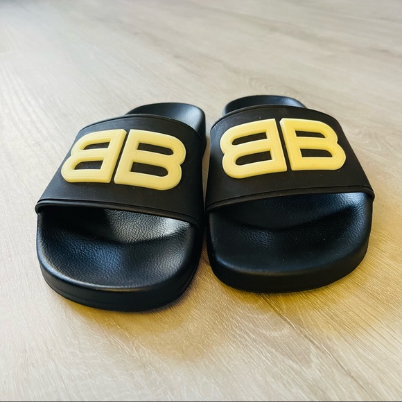 BALENCIAGA BB LOGO GLOW IN THE DARK POOL SLIDES - Picture 5 of 10